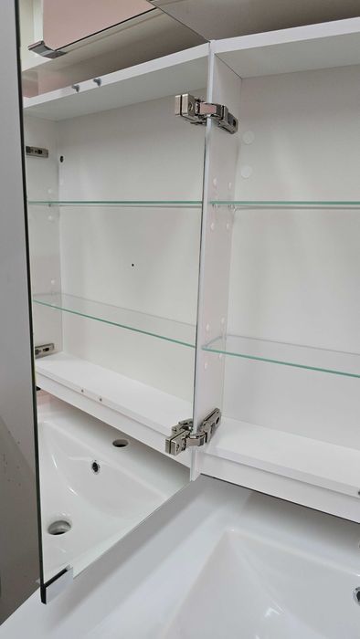 Szafka łazienkowa ORiSTO górna z lustrem 60 cm