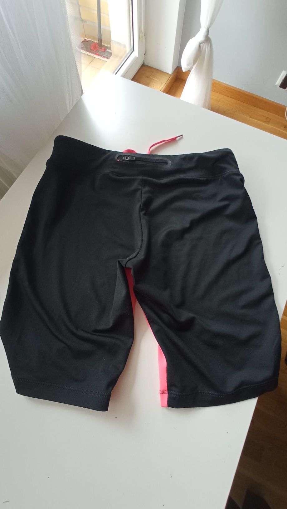Damskie spodenki fitness