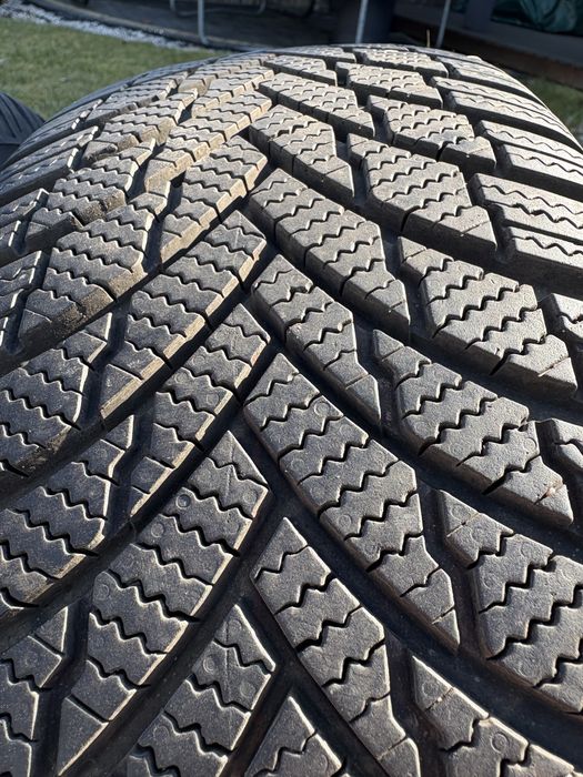 Koła zimowe R18 Toyota RAV4 – komplet felg i opon