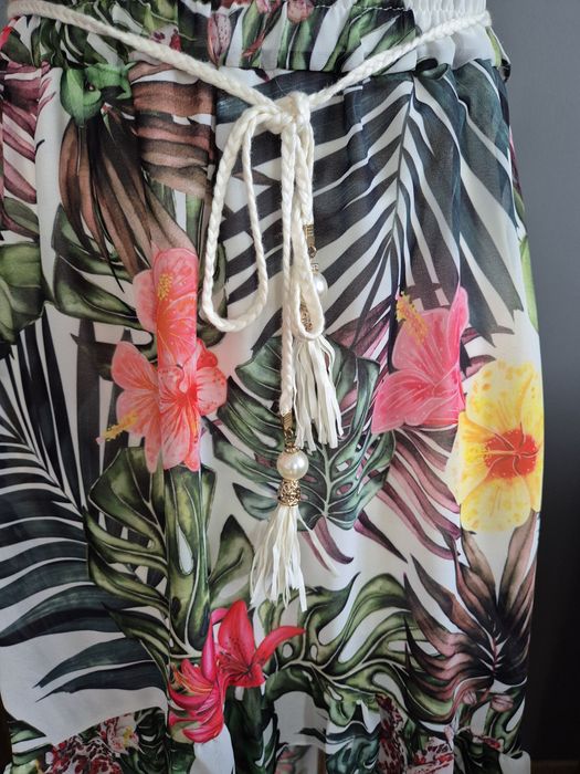 Spódnica w kwiatowe wzory rozmiar uni