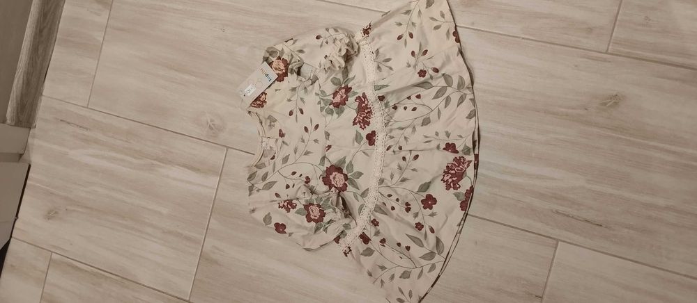 Nowa sukienka w kwiaty 74/80