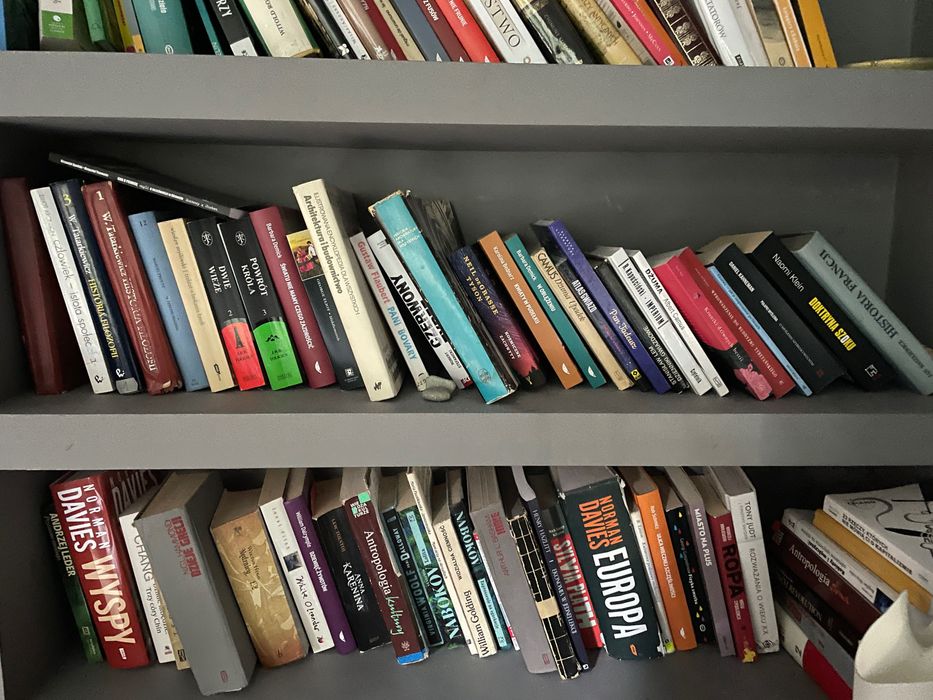 Książki historyczne, naukowe, popularnonaukowe, literatura piękna