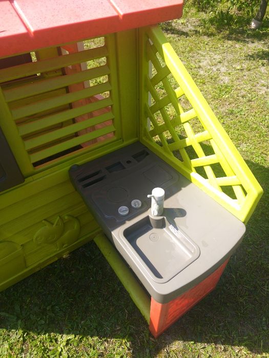 Domek ogrodowy smoby z podłogą