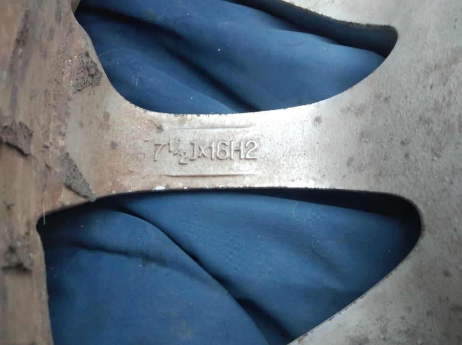 Продам колёса р16 в зборе 5 139,7 резина 205/60R16 92V