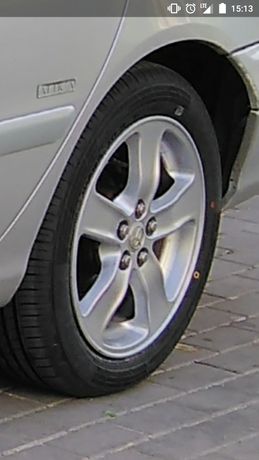 Felgi aluminiowe 16' z oponami Toyota Avensis