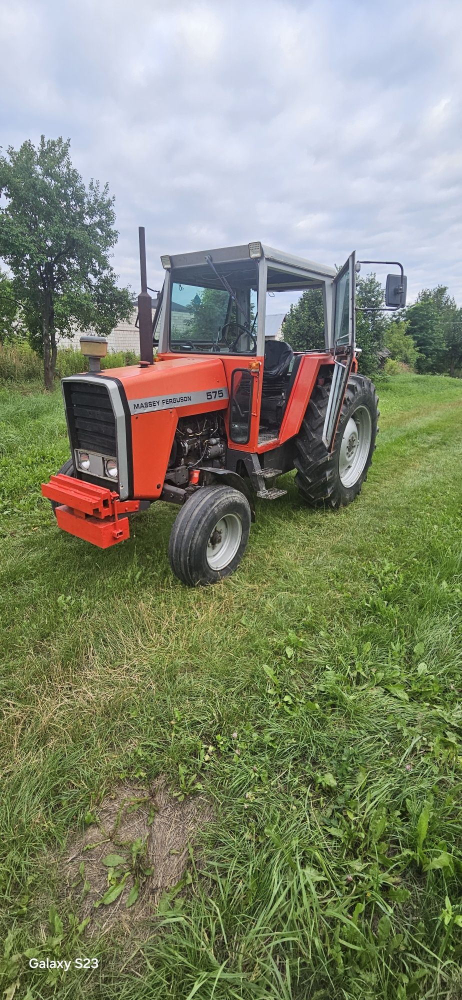 Massey Ferguson 575