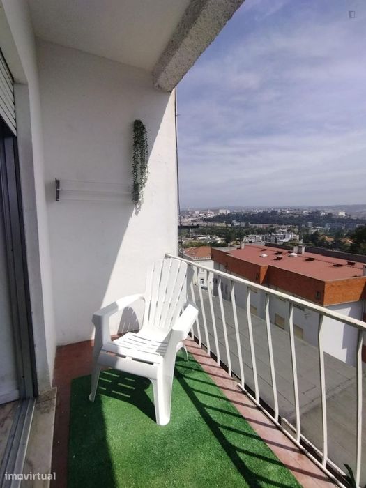 674693 - Quarto com varanda e vista da cidade