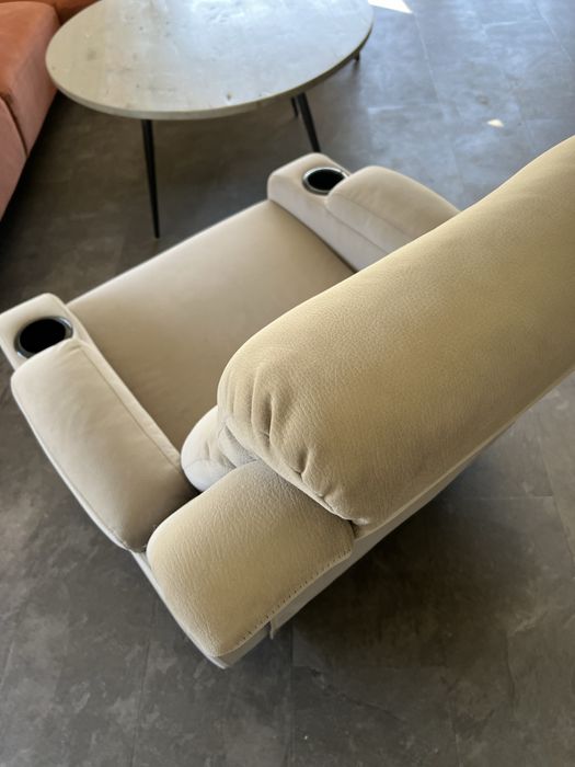 Fotel Kaverno solo z funkcją relax , stan idealny