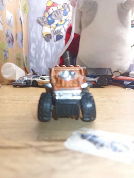 Машинка hot wheels