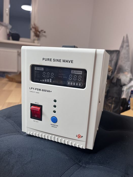ДБЖ Logic Power LPY-PSW - 800 VA+ з правильною синусоїдою.