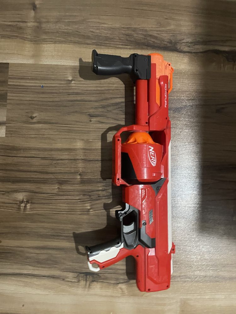 Pistolet nerf na strzałki
