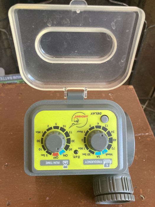 Vendo relógio de sistema de rega, impecável