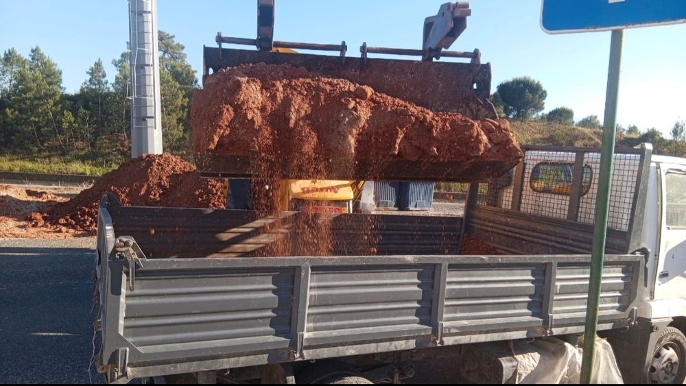 ENTULHO 100% LIMPO com entrega gratuita em toda a área metropolitana