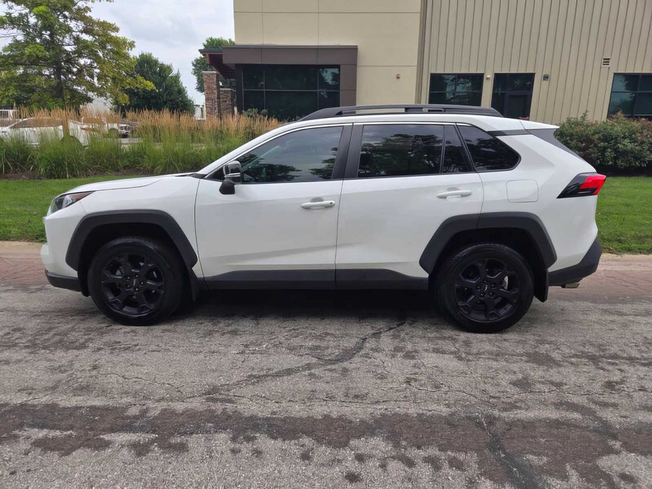 Toyota RAV4      2021
