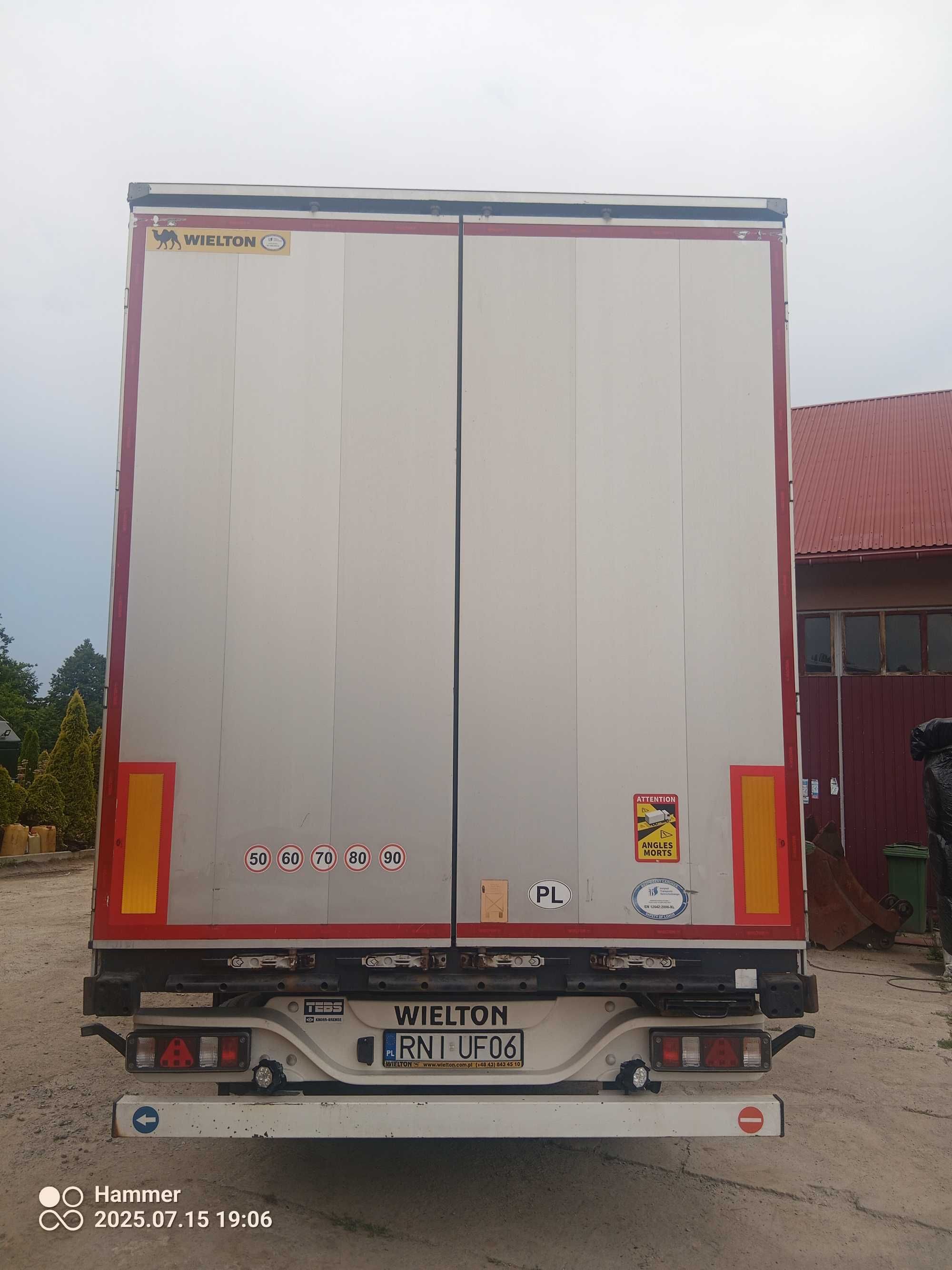 Naczepa firanka Wielton standard