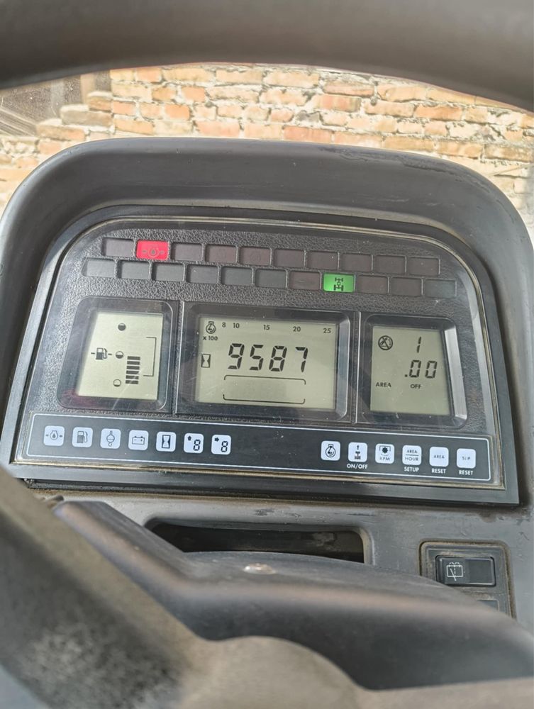 New Holland TM 165