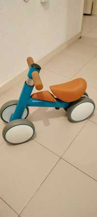 Bicicleta XJD Mini Bike 2 para crianças de 1 ano. Em bom estado.