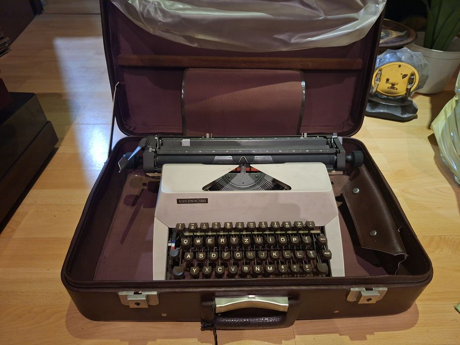 Maszyna do pisania łucznik 1303