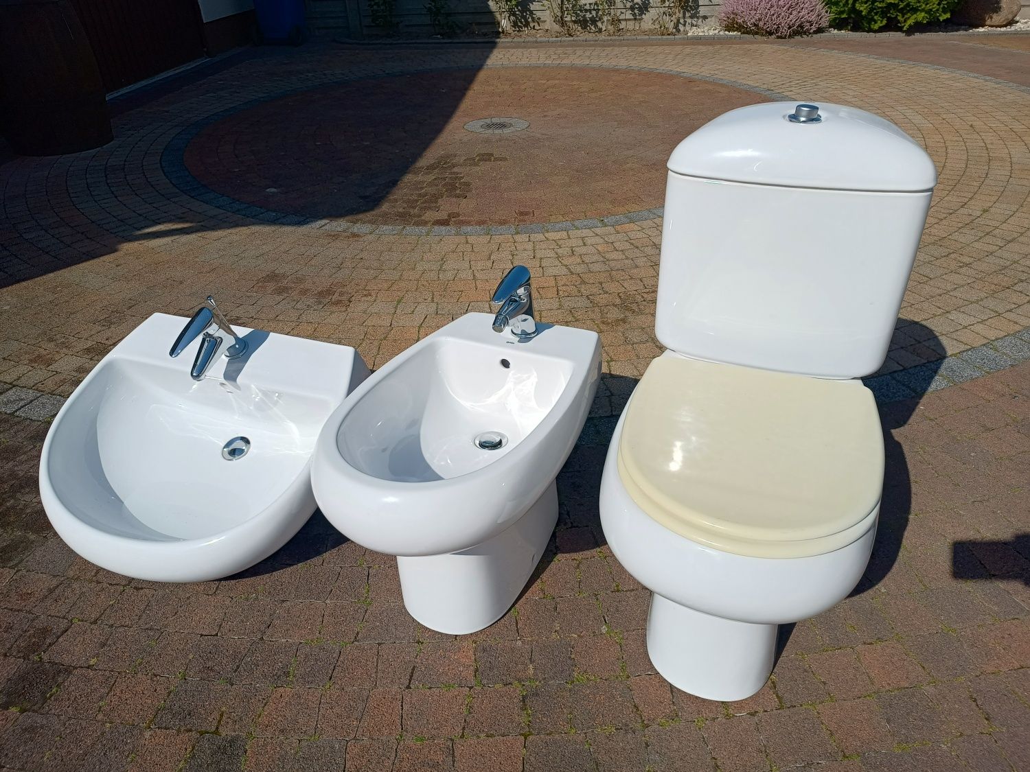 Umywalka, bidet i sedes- jedna marka. Stan bardzo dobry!
