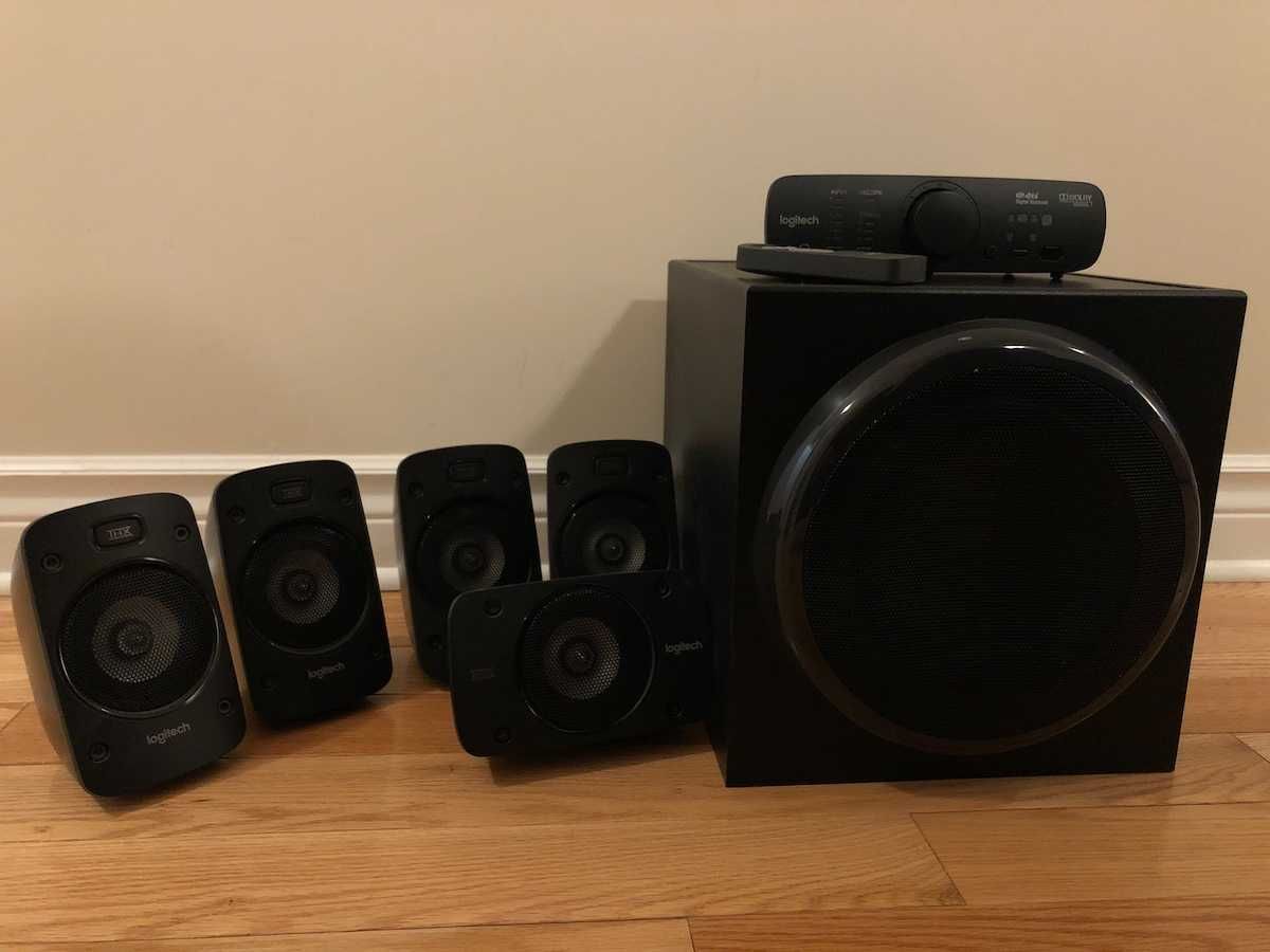 Colunas Logitech Z906