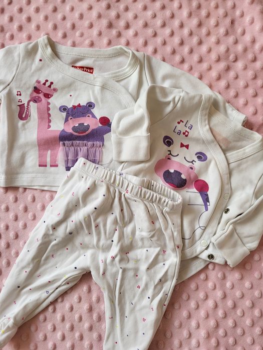 Komplet niemowlęcy z body kopertowym