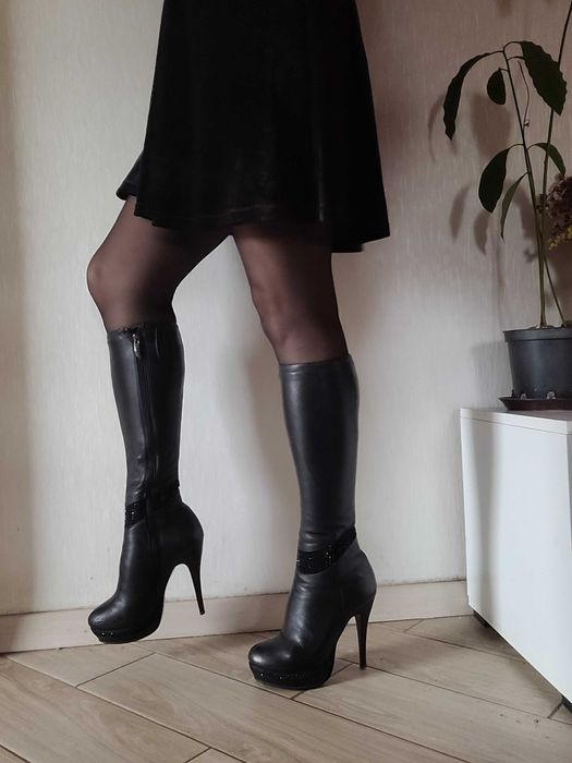 Демі. Натуральна шкіра. 36р. Можна для танців.