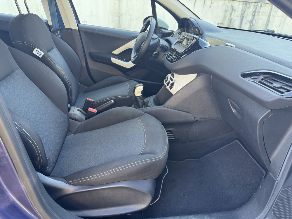 2017 Peugeot 208 like 1.2 puretech com 85mil kms
