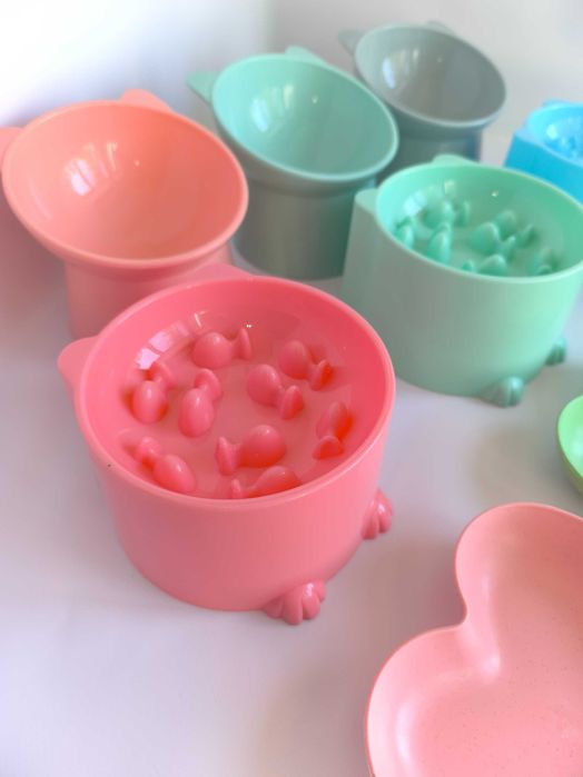 Миска для кота пластик з обмежувачем посуд для котів кошенят