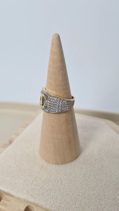 Nowy złoty pierścionek typu Chanel białe cyrkonie szeroki p. 585