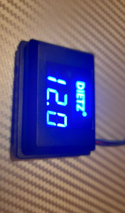 Woltomierz cyfrowy DIETZ