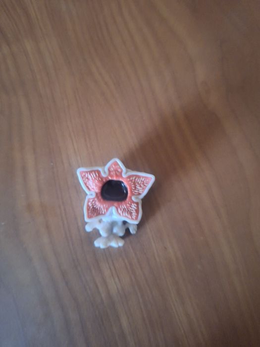 кіндер джой stranger things