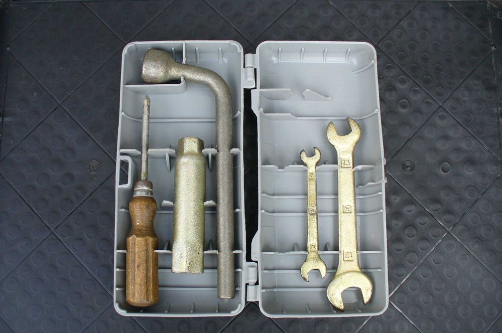 Fiat 126p zestaw kluczy