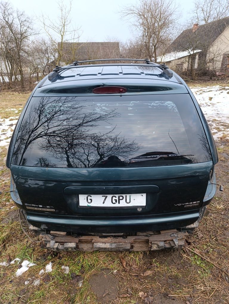 Крайслер Вояджер 2005 рік Кузов на частини