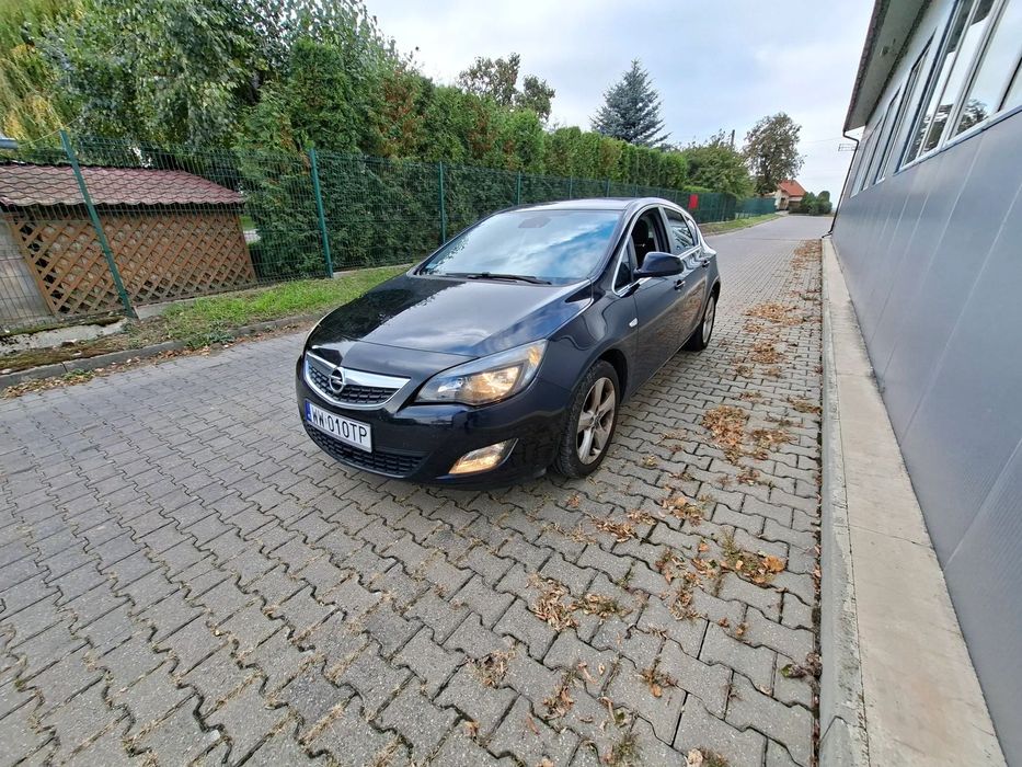 Opel Astra 1.4 benzyna klimatyzacja ważne opłaty