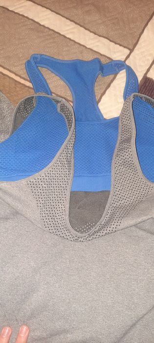 Костюм для спорту