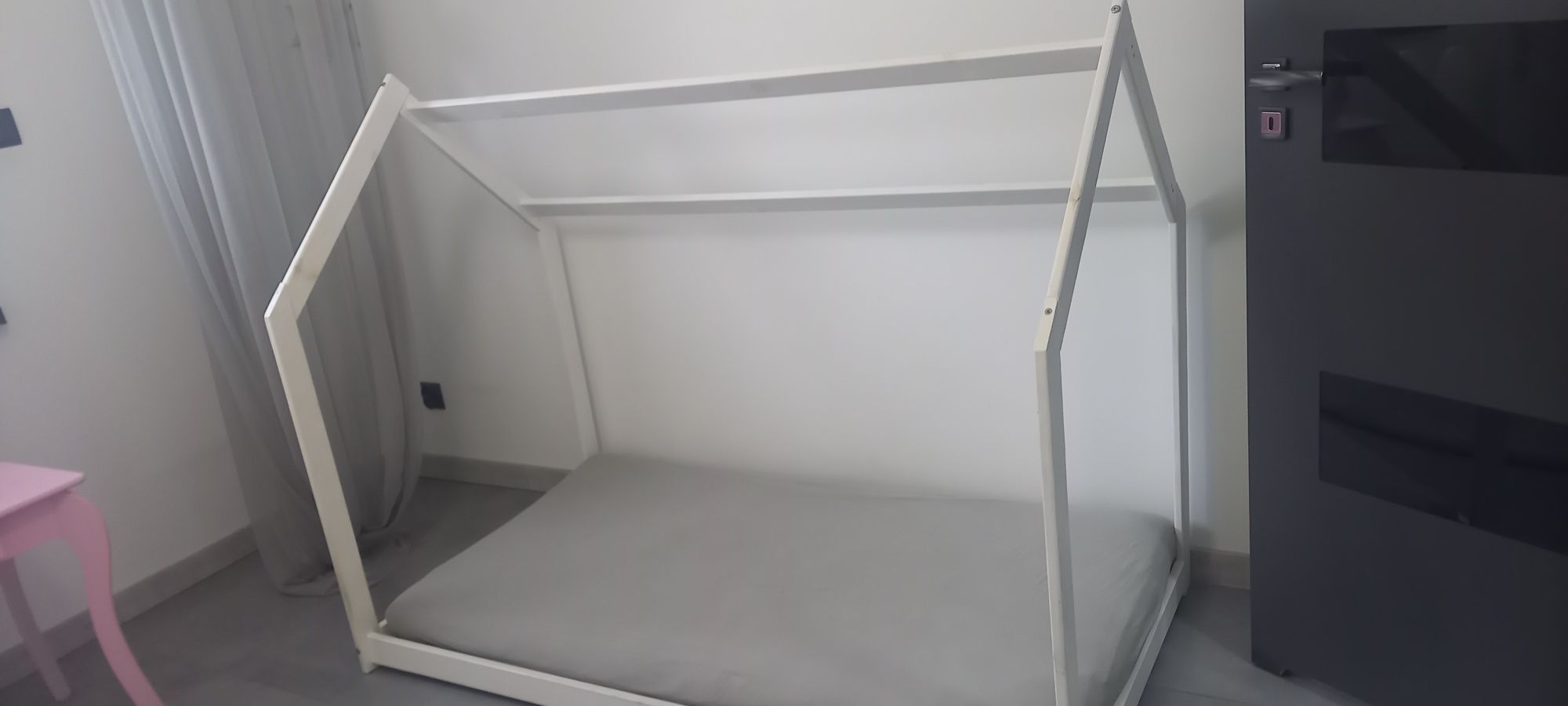 Łóżko  domek   z materacem  odbiór  osobisty