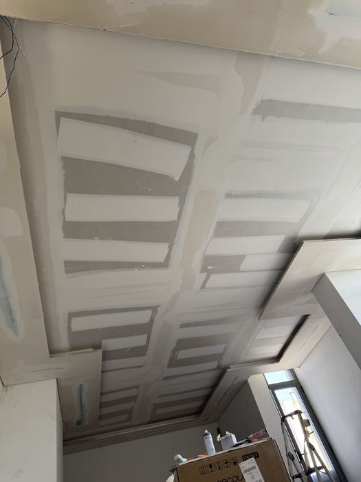 Trabalhos em pladur, tetos, divisórias barramento, pinturas