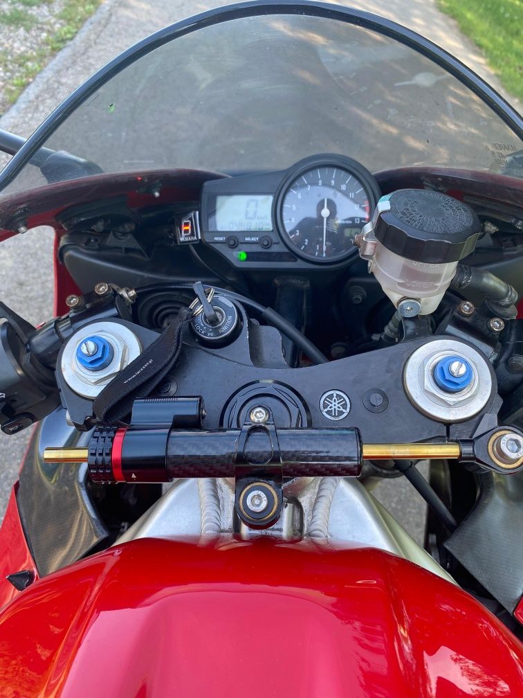Yamaha R1 RN 04 2001