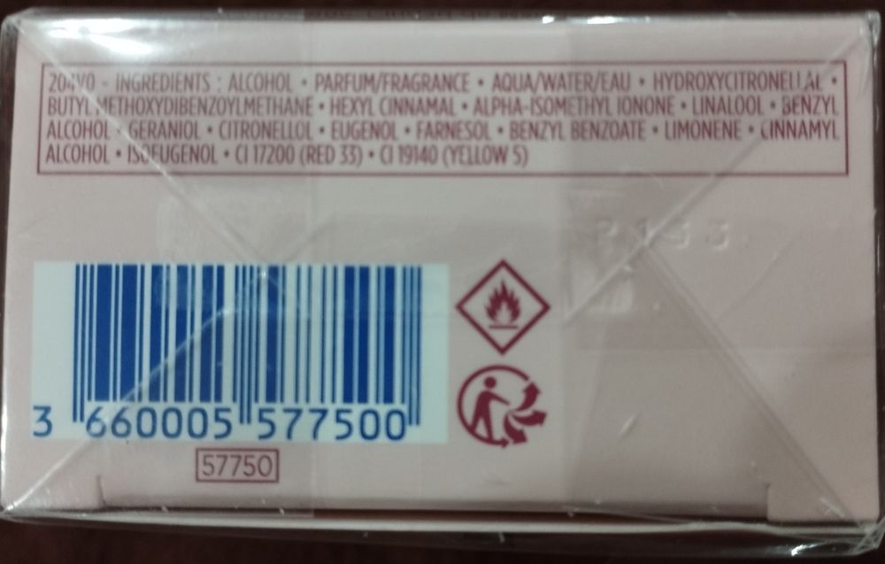 Парфюмированная вода от Ив-Роше.