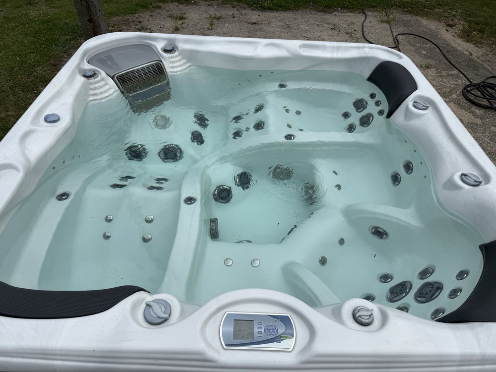 Jacuzzi Wanna Ogrodowa Freestylespa