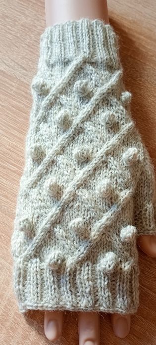 Wełniane rękawiczki bez palców. Mitenki damskie.