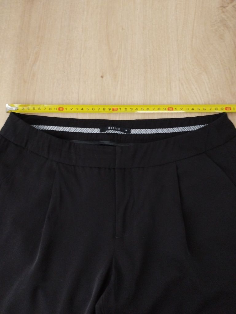 Czarne materiałowe spodnie, Mohito, rozm.40(L), wiskoza
