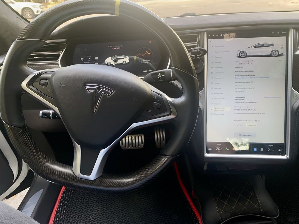 Tesla model S P85D