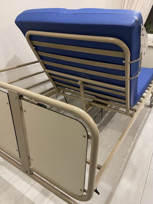 Кровать для лежачіх людей