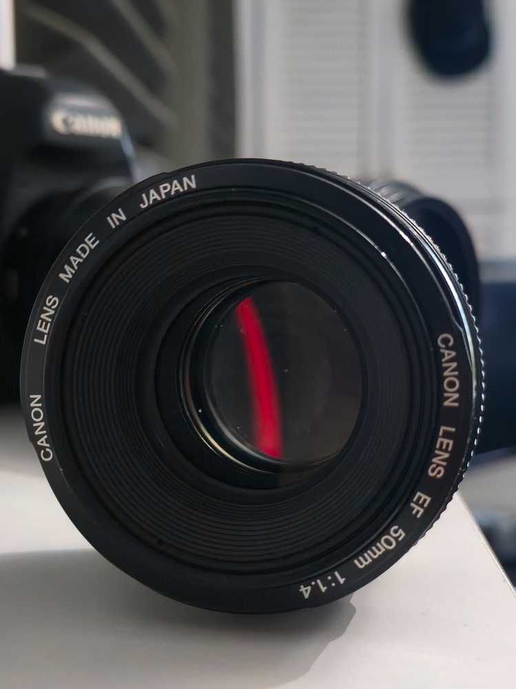 Okbiektyw Canon 50mm f/1.4 EF i kabel tethertools