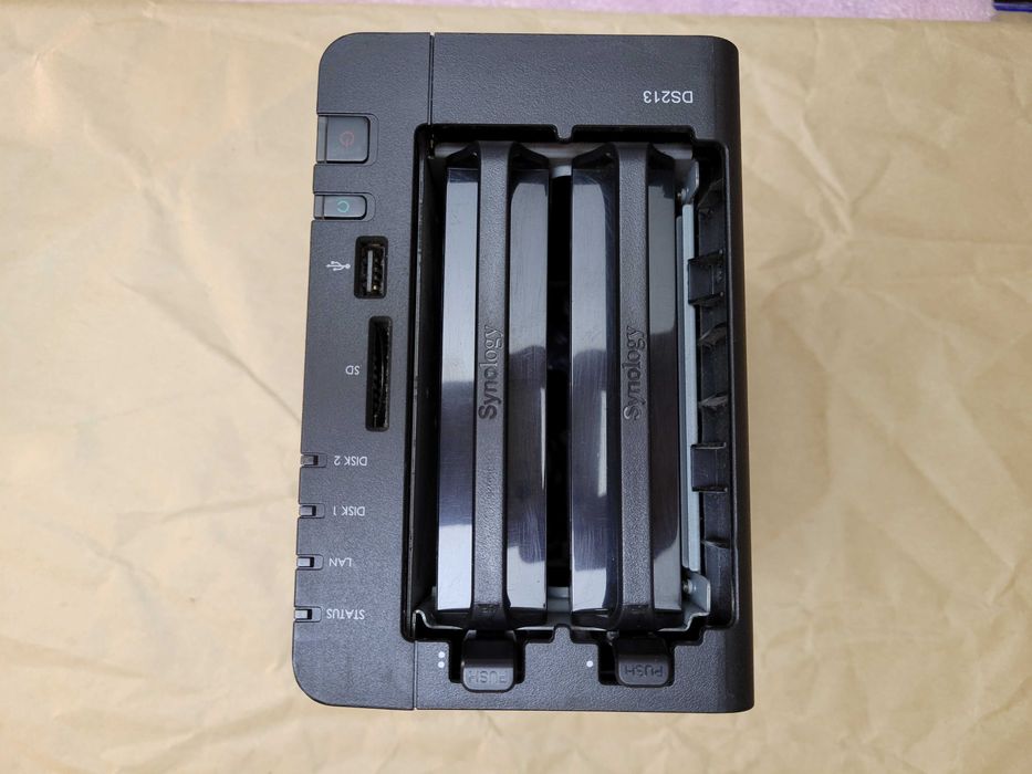 Сетевое хранилище Synology DS213 NAS мережеве сховище