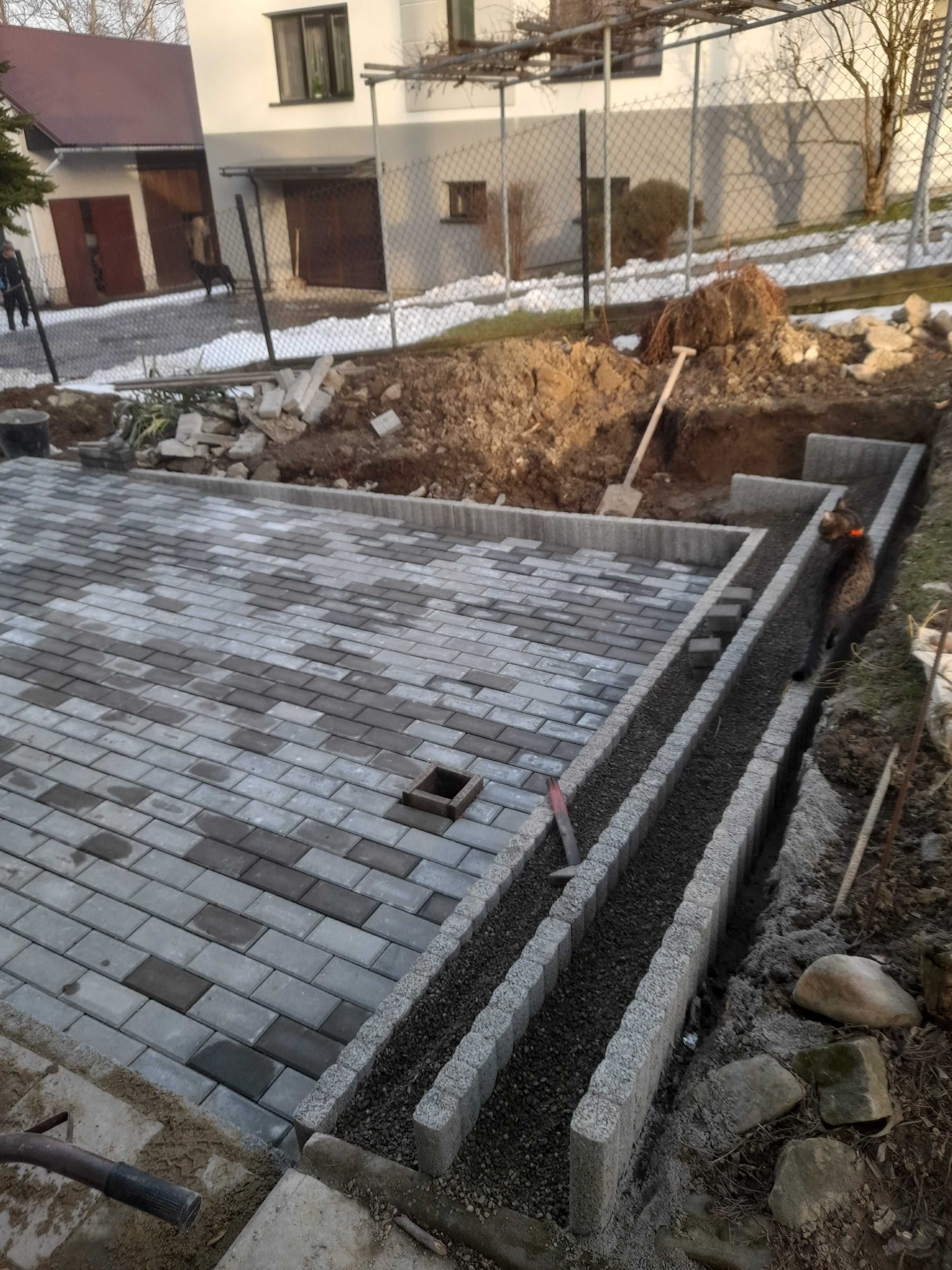 Usługi koparką 3 tony oraz 16 ton Wykopy rozbiórki oraz niwelacje