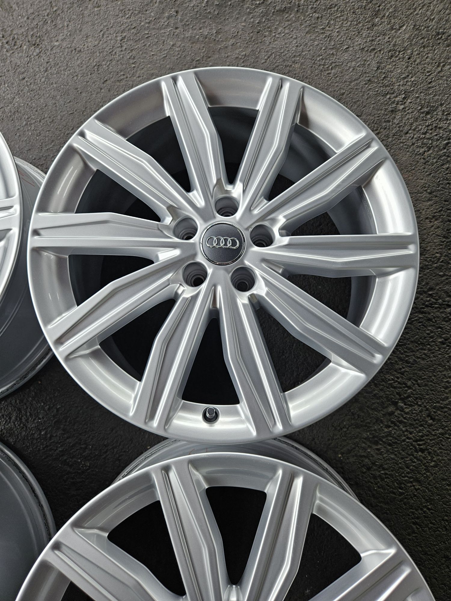 Alufelgi Felgi Audi S-Line 19 Cali 5x112 8J19 ET39