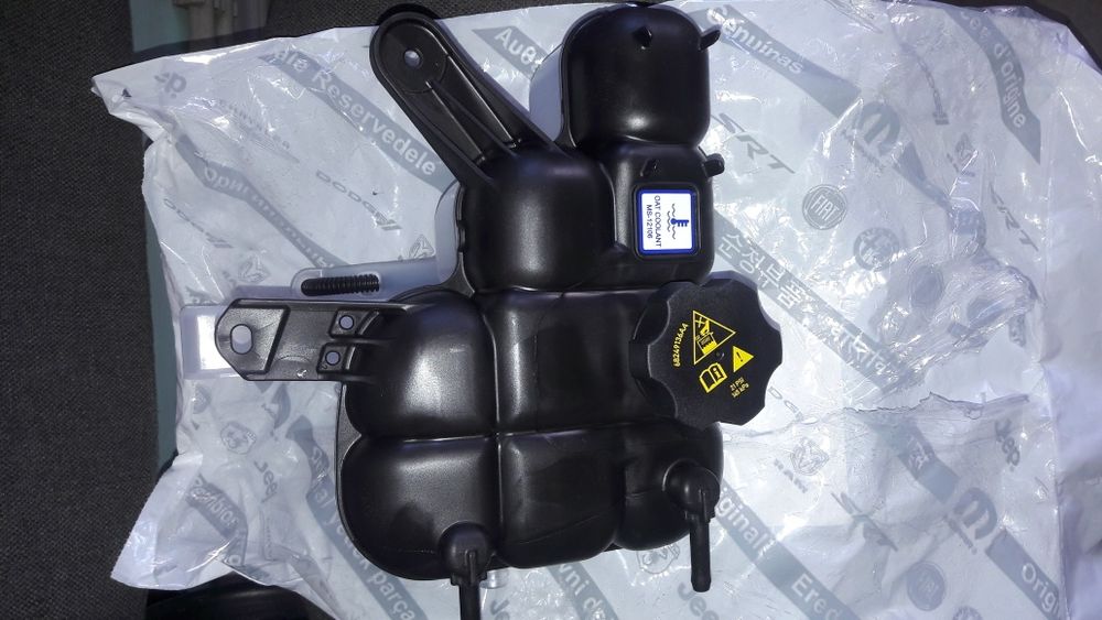 Бачок розширення Jeep grand Cherokee 2016 2017 2018 2019