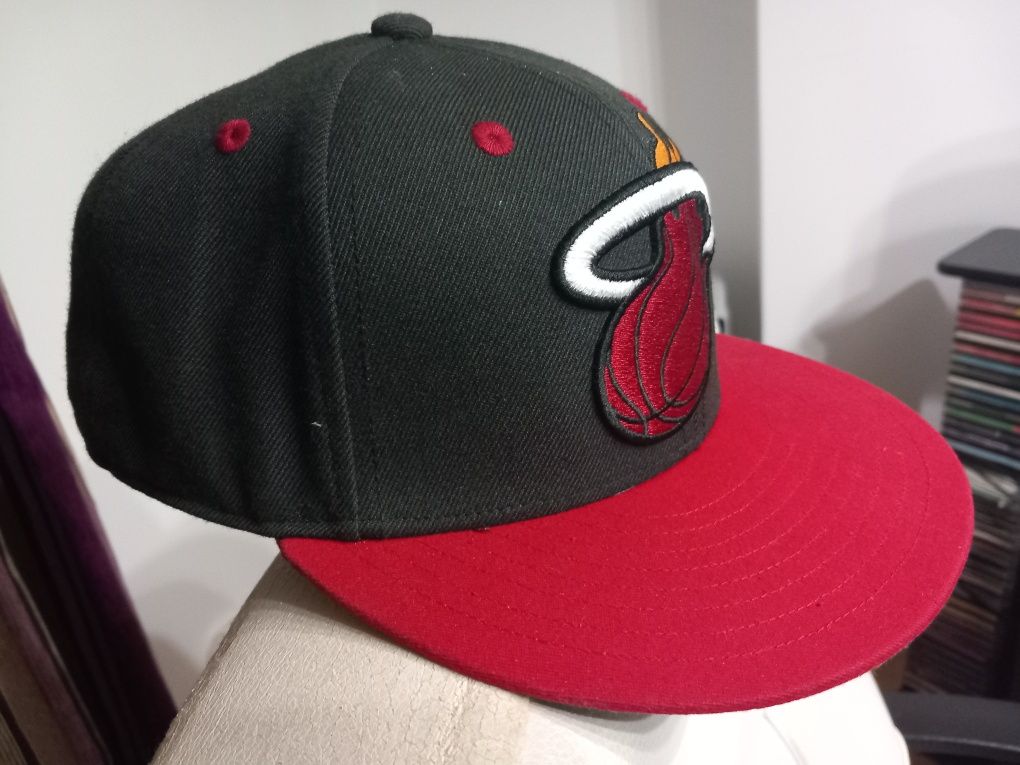 Baixa de preço!! Boné Adidas em estado novo!